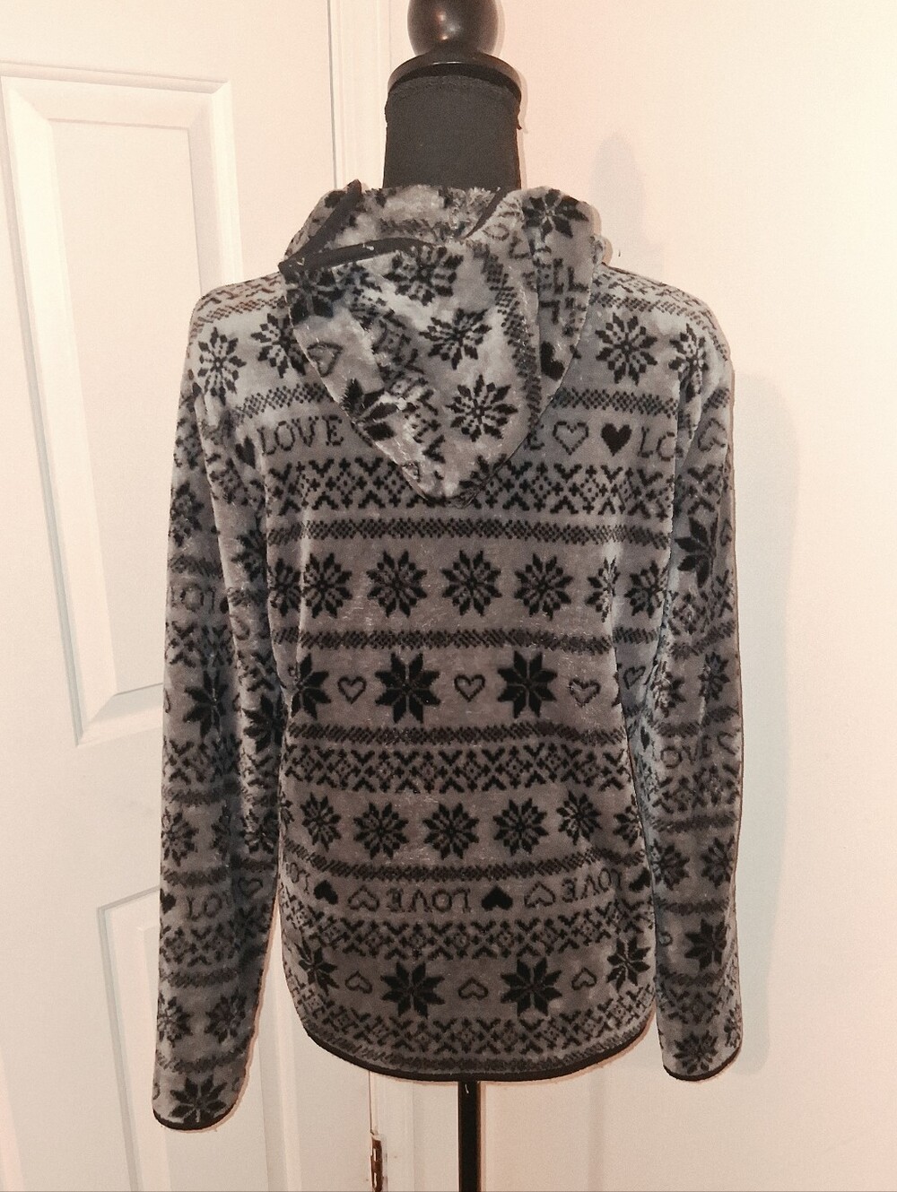 Cozy Gray Nordic Print Fleece Jacket - Picture 6 of 6